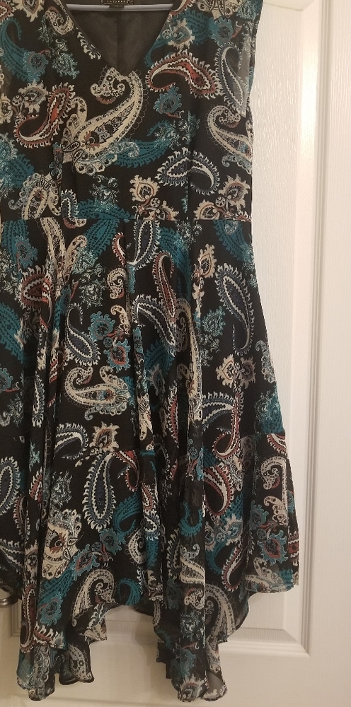 Dress - Picture 3 of 3